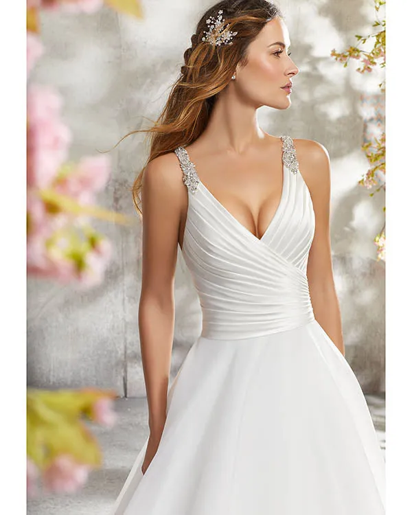 2018 Elegant Satin Wedding Dresses V-Neck Beaded Organza Ball Gown Simple Bridal Wedding Gowns