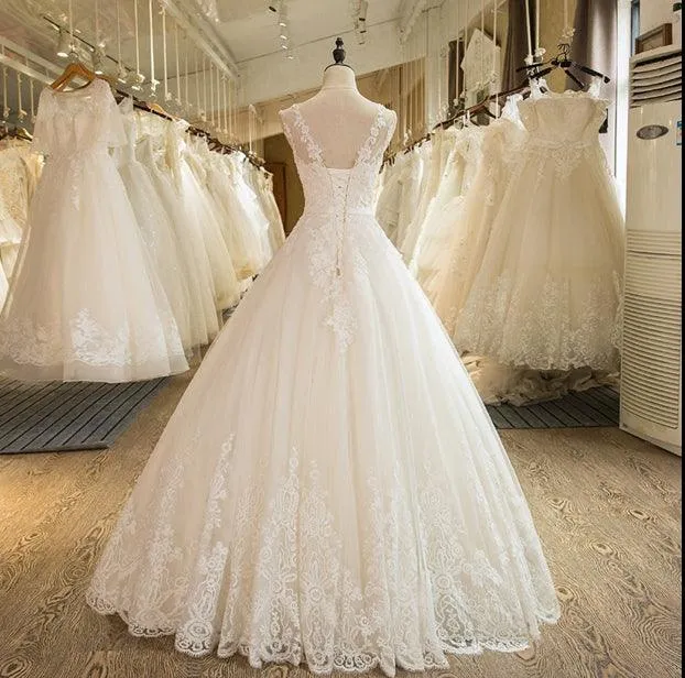 Ball Gowns Tulle High Neck Wedding Dress With Lace Applique TN0034