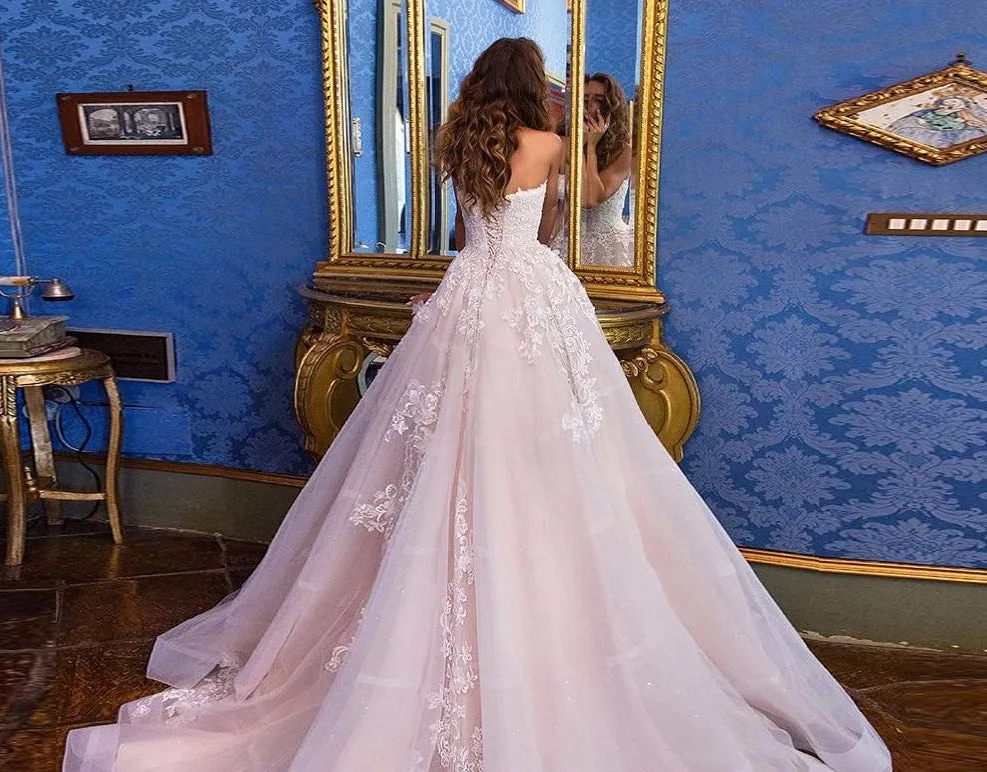 Beading Appliques Tulle Wedding Dress With Petticoat