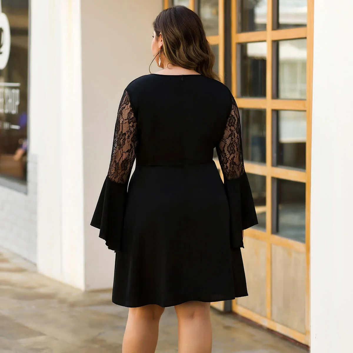 Black Cocktail Dresses A-Line Full Sleeve Ruffles V-Neck See-Through Above Knee Lace