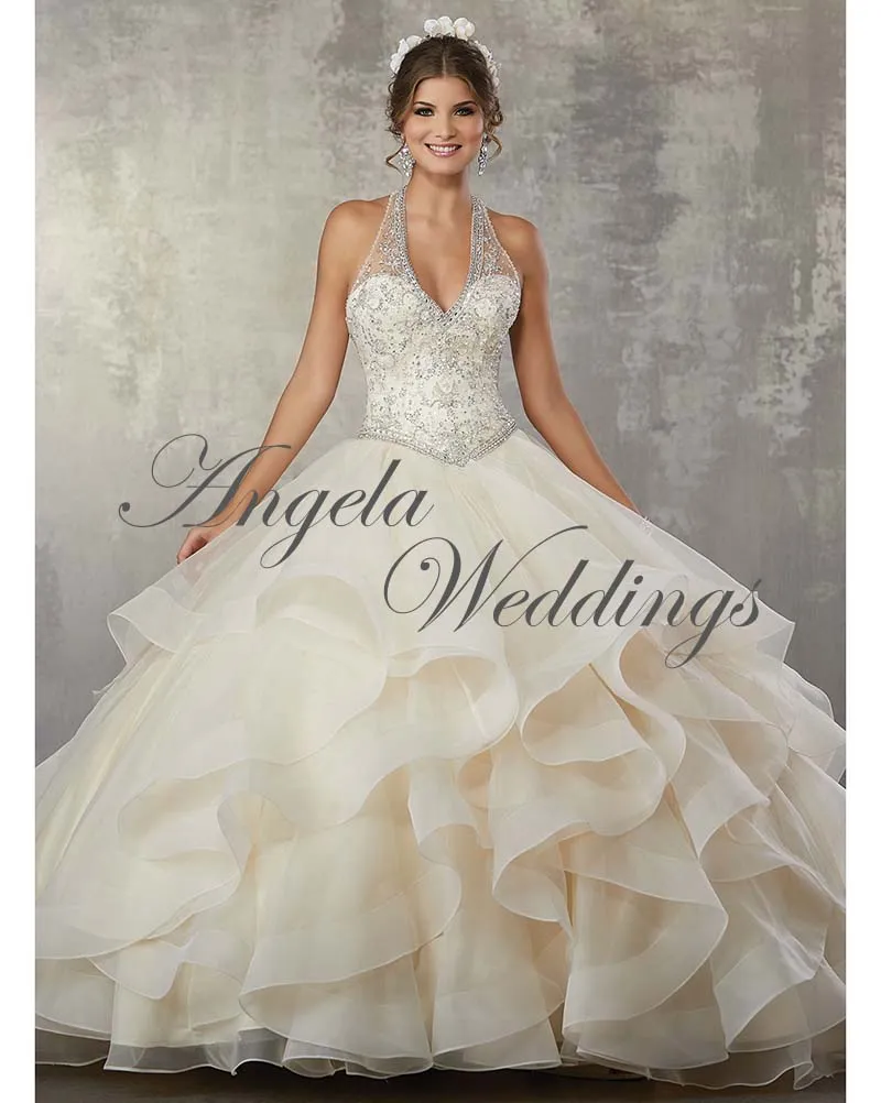 Blue Quinceanera Dresses 2018 Halter Neckline Beaded Ball Gowns Sweet 16