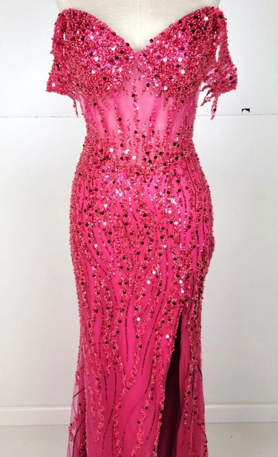 Chicas Evening Gown C331