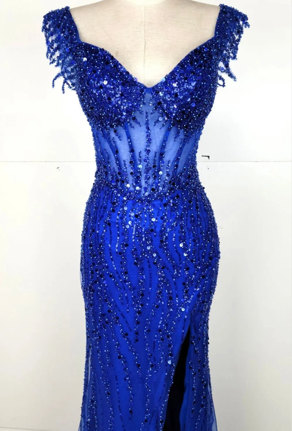 Chicas Evening Gown C331