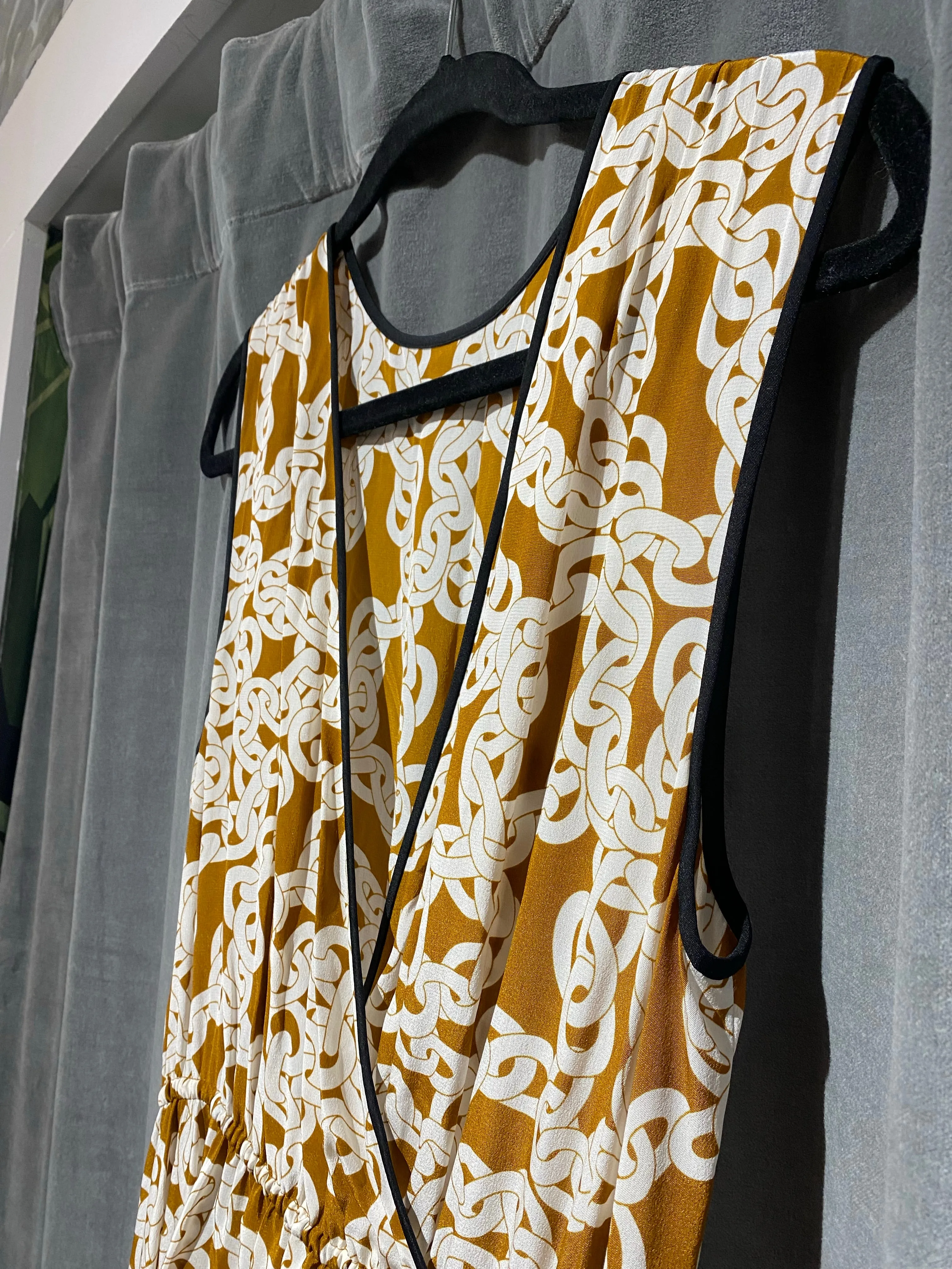 Diane Von Ferstenberg Sleeveles Chain Link V Neck High Low Dress