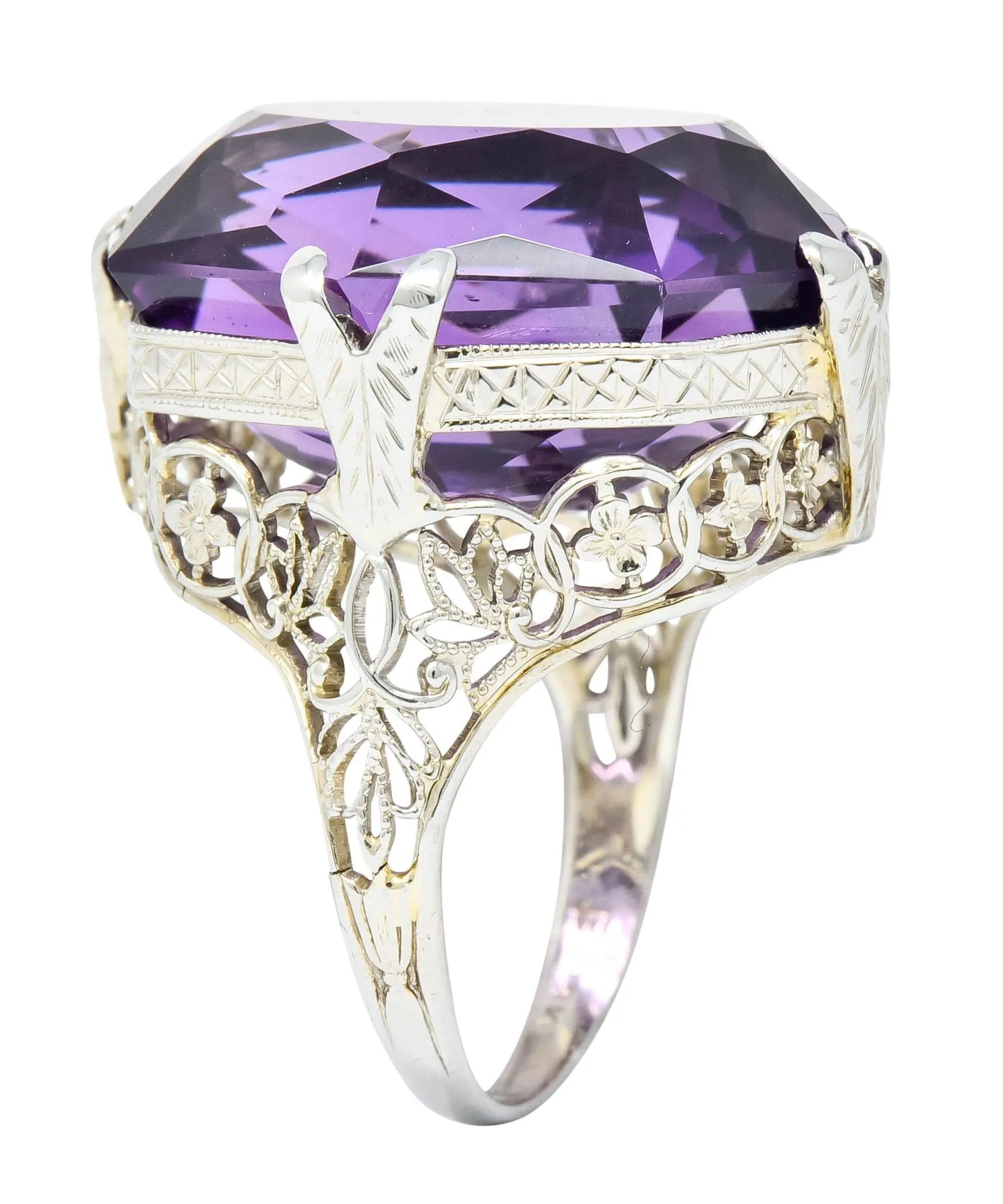 Edwardian Amethyst 18 Karat White Gold Floral Lace Cocktail Ring