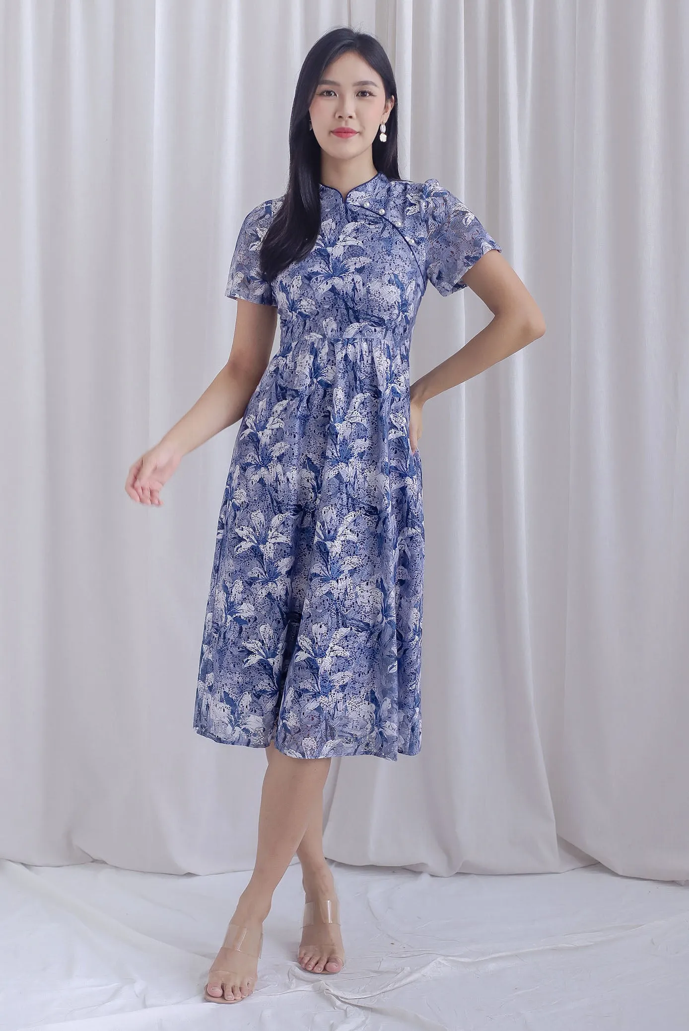 Eudora Sleeved Floral Lace Cheong Sam Dress In Navy/White