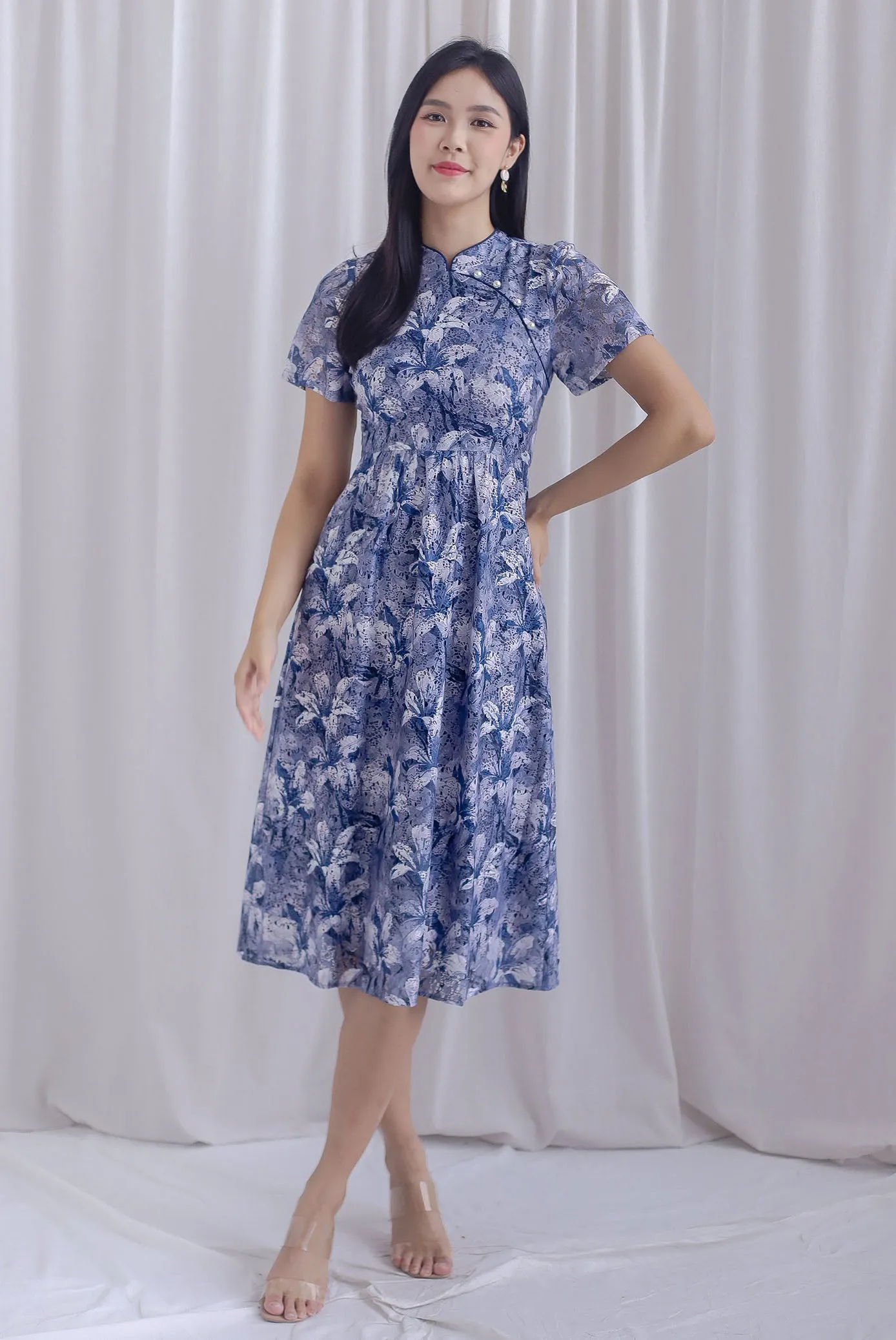 Eudora Sleeved Floral Lace Cheong Sam Dress In Navy/White