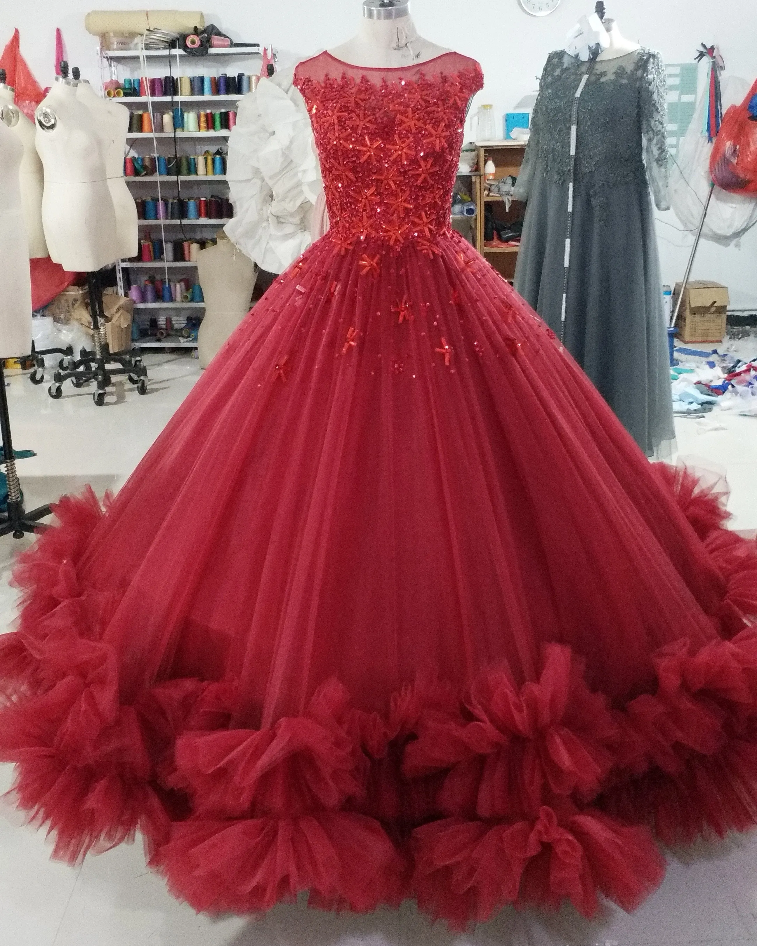 Fashion Burgundy Quinceanera Dresses Beaded Tulle Ruffles Ball Gowns Sweet 16 Dress vestidos de quinceañera