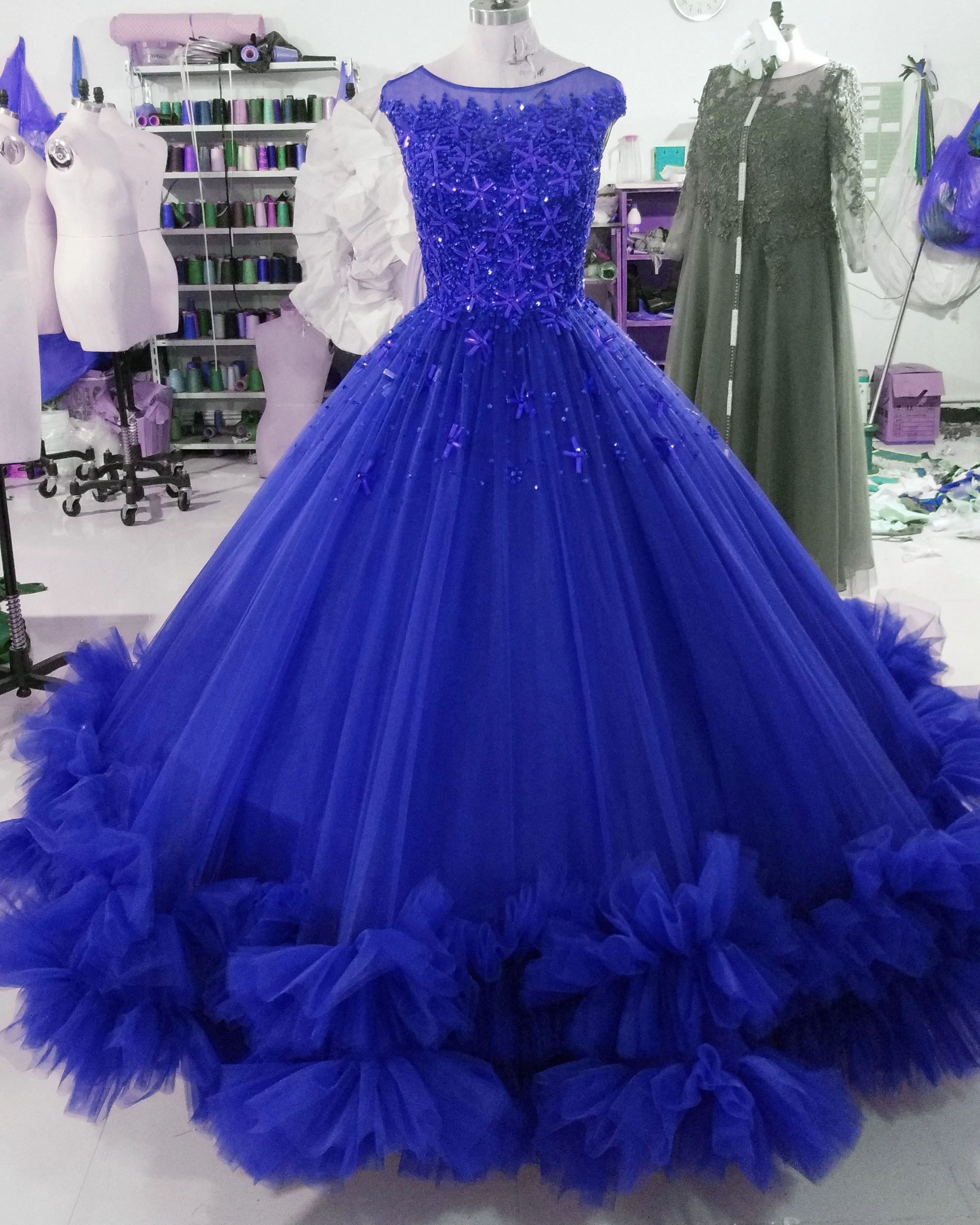 Fashion Burgundy Quinceanera Dresses Beaded Tulle Ruffles Ball Gowns Sweet 16 Dress vestidos de quinceañera