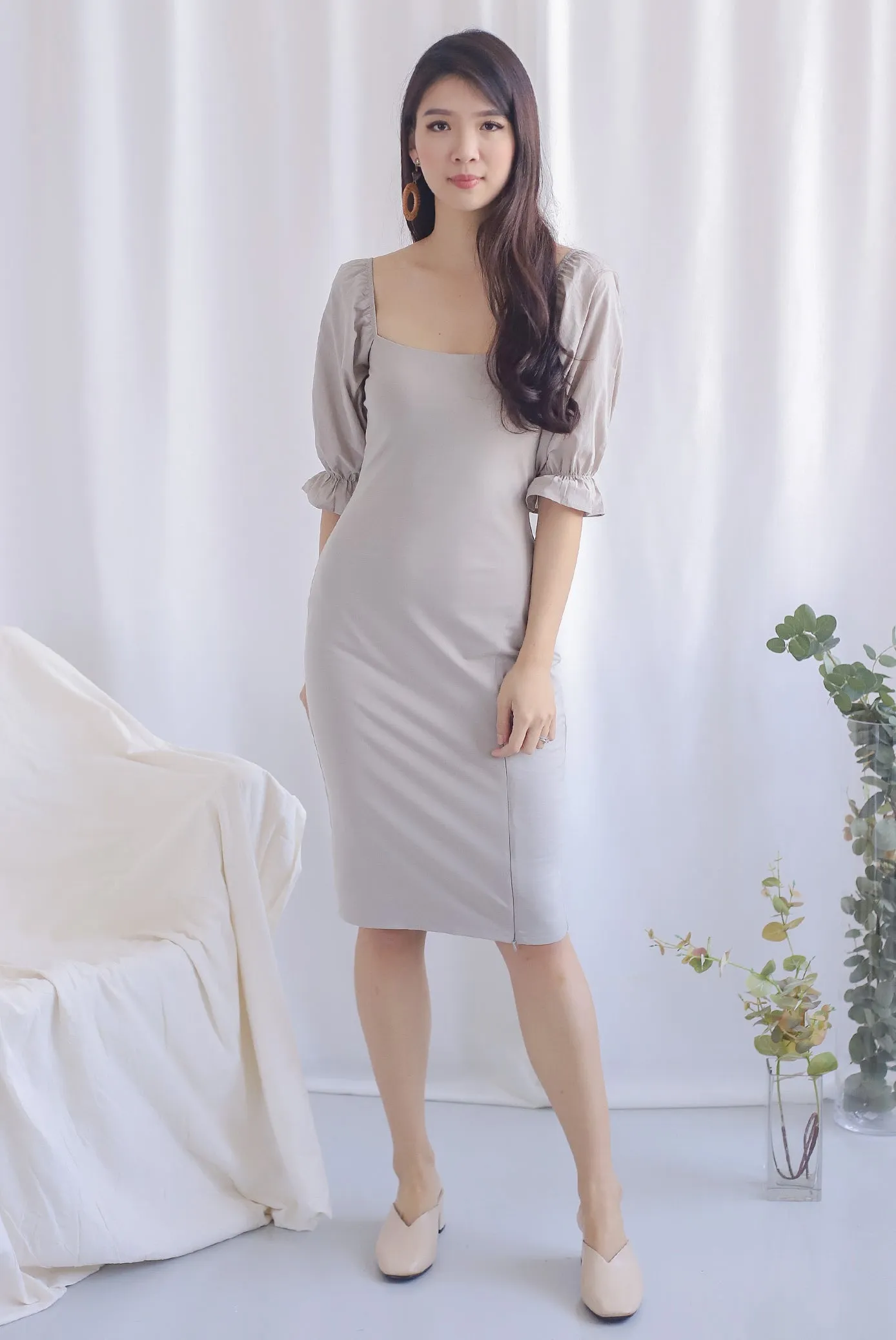 Jayla Puffy Sleeve Slit Dress In Taupe
