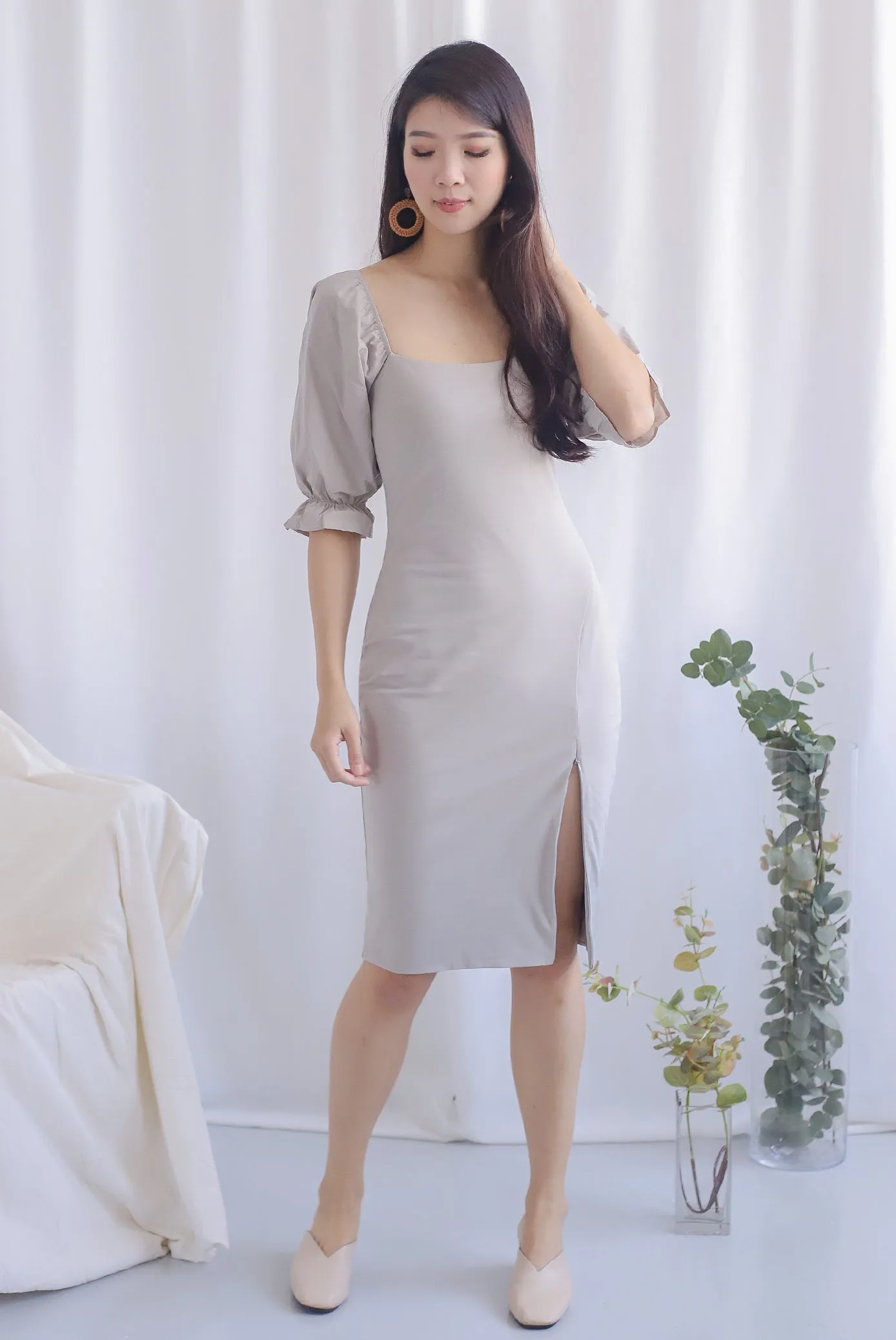 Jayla Puffy Sleeve Slit Dress In Taupe