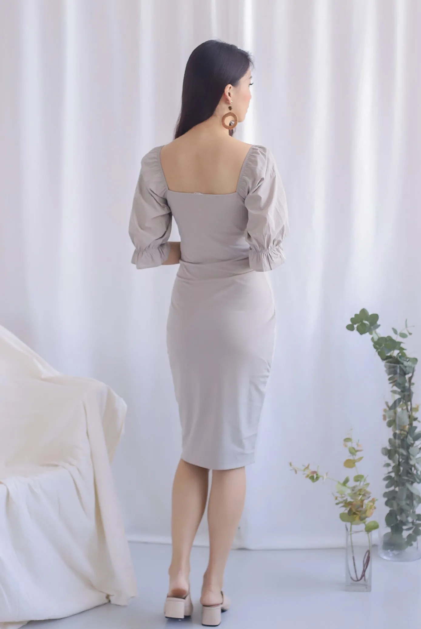 Jayla Puffy Sleeve Slit Dress In Taupe