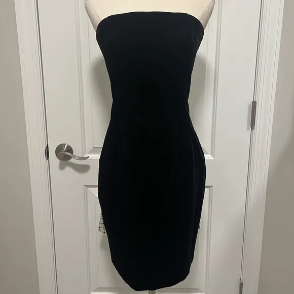 Jessica McClintock 1980s Vintage Black Velvet Strapless Party Dress GUNNE SAX