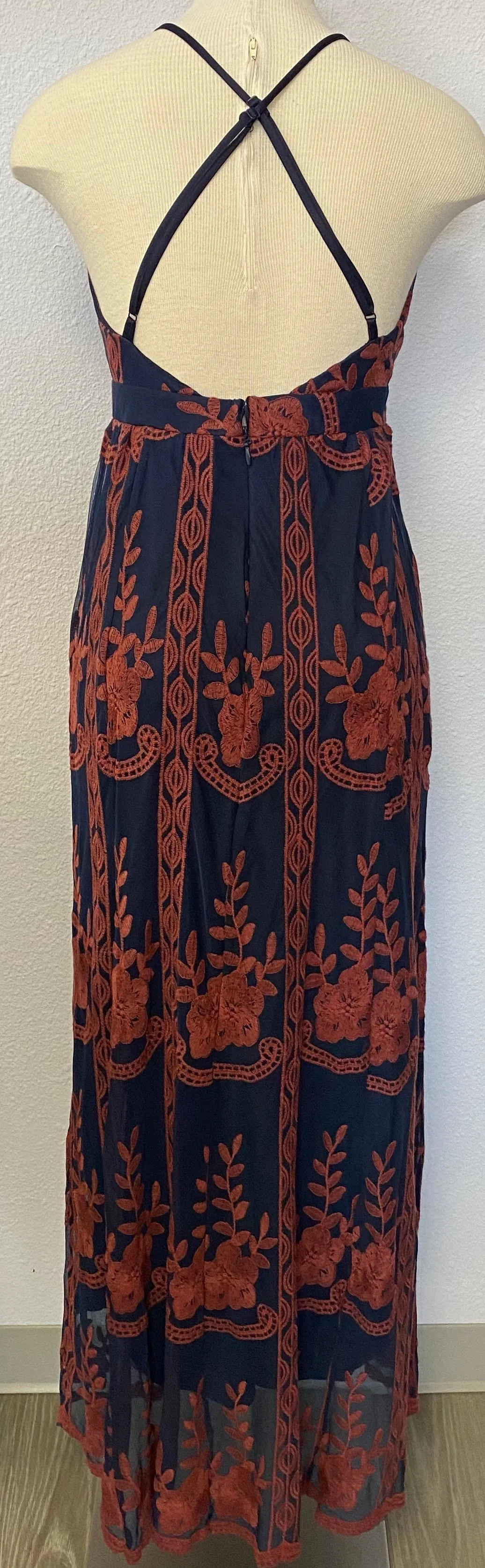 LACE EMPIRE WAIST MAXI DRESS
