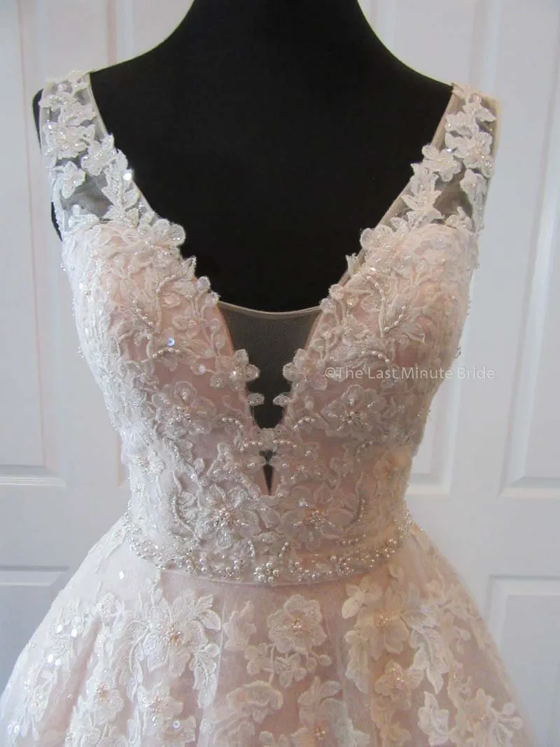 Lo' Adoro by Rachel Allen Style M636