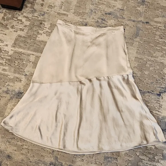 NWT Ann Taylor Beige Greige Silver Satin Midi Skirt Size 12