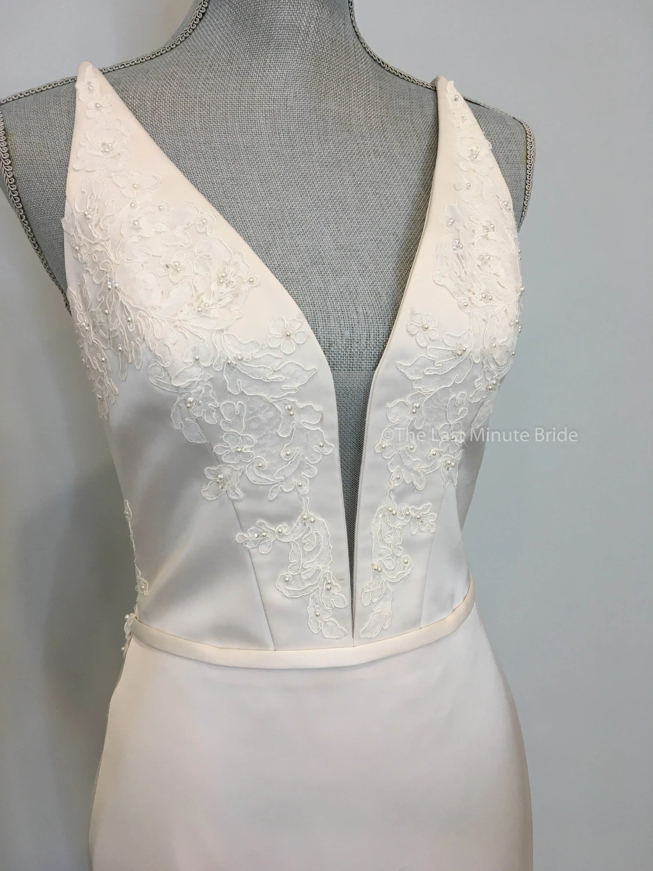 Paloma Blanca 4828