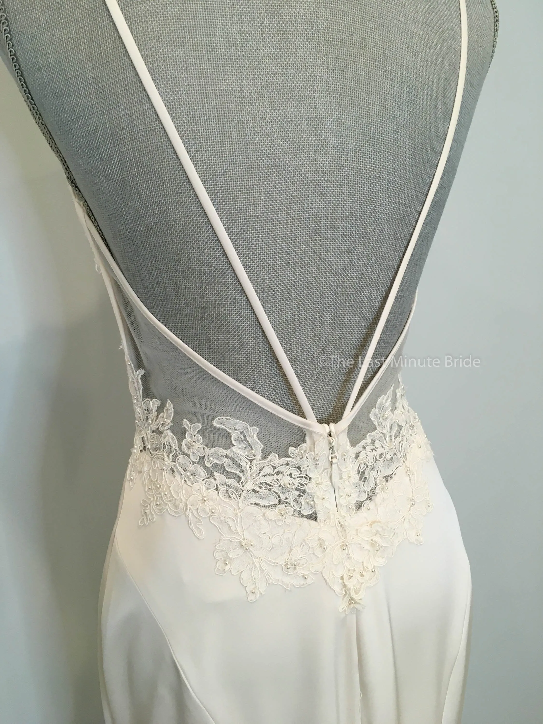 Paloma Blanca 4828