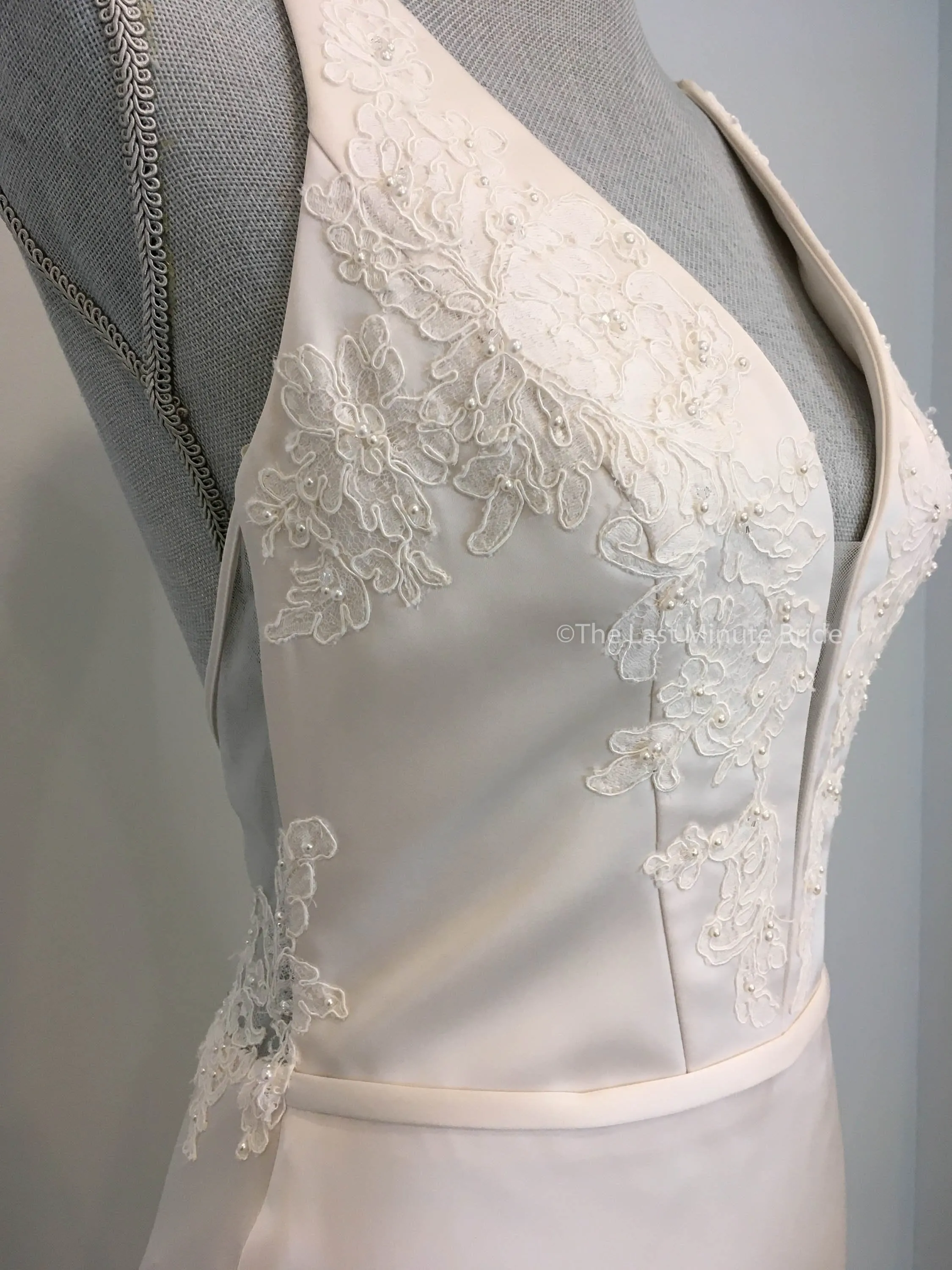 Paloma Blanca 4828