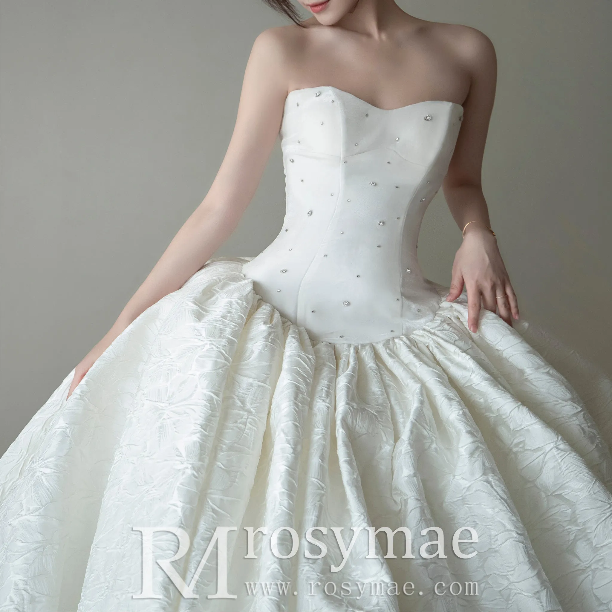 Pleated Ball Gown Luxury jacquard weave Wedding Dress