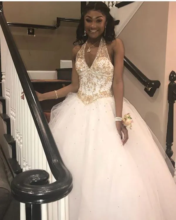 Popular White Quinceanera Dresses with Gold Beadings Sexy Halter Neckline Tulle Ball Gowns Sweet 16 Dress