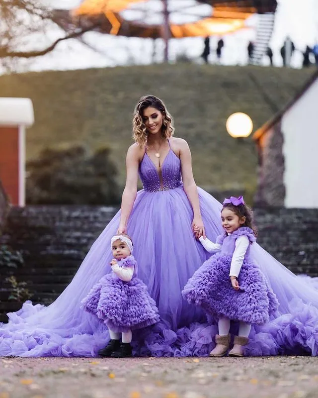 Purple Tulle Wedding Dresses Ball Gown Spaghetti Straps V-Neck Beaded Bridal Wedding Gowns 803076
