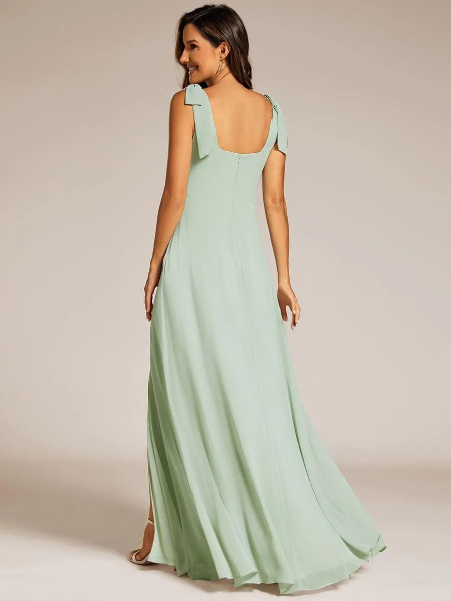Robe de demoiselle d'honneur en mousseline de soie avec nœud papillon et sans manches à encolure carrée