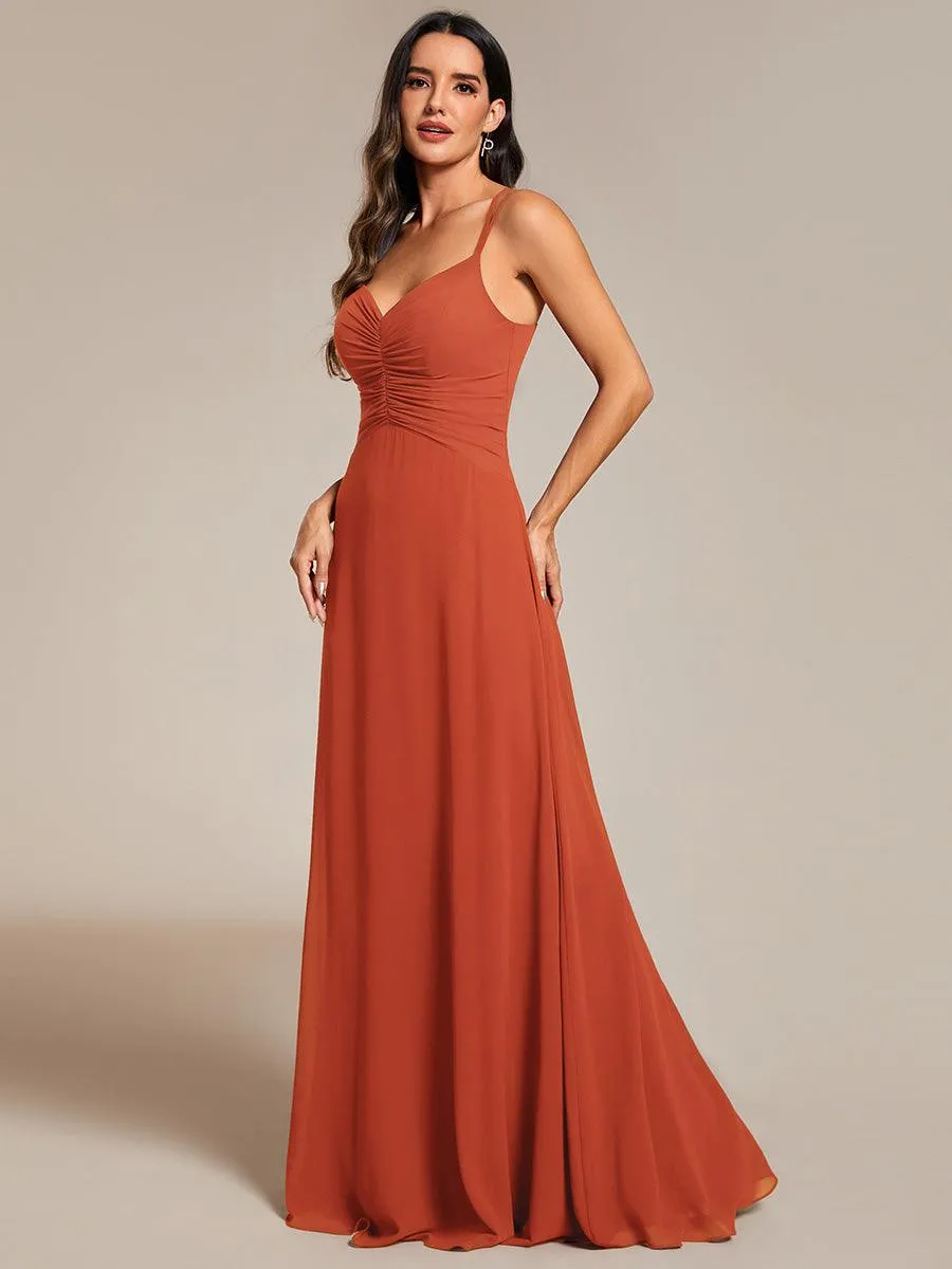 Robe de demoiselle d'honneur plissée chic à bretelles réglables et col en V