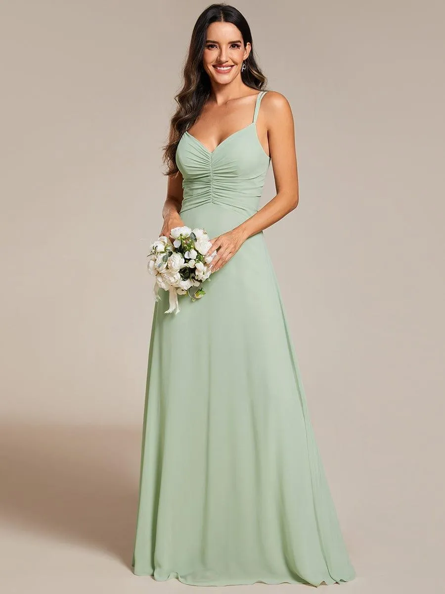 Robe de demoiselle d'honneur plissée chic à bretelles réglables et col en V