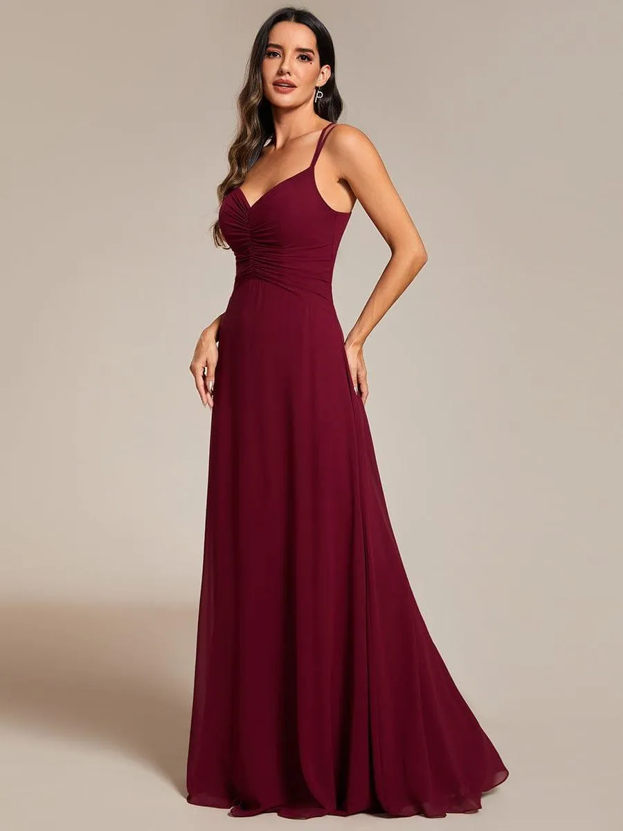 Robe de demoiselle d'honneur plissée chic à bretelles réglables et col en V