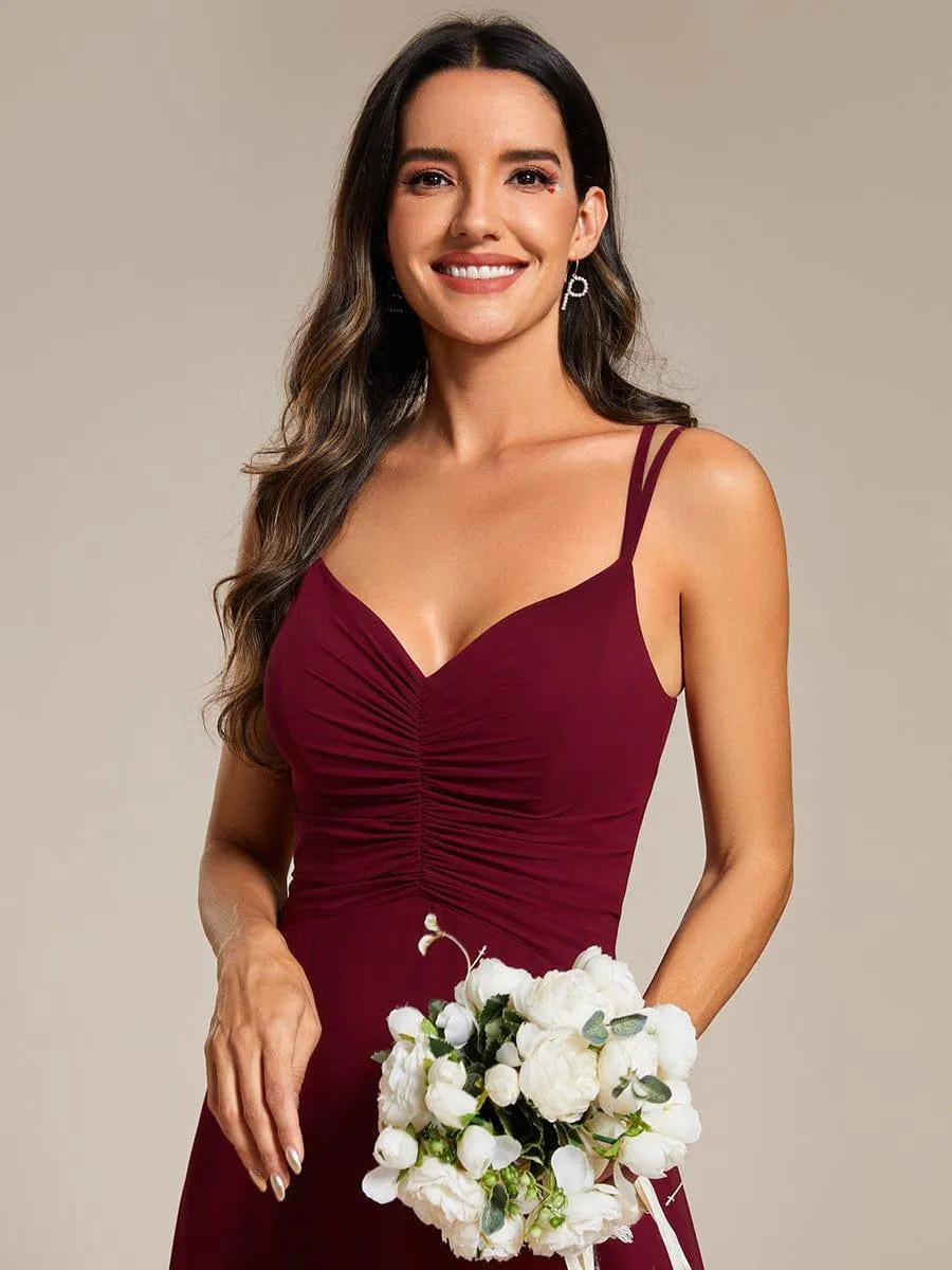 Robe de demoiselle d'honneur plissée chic à bretelles réglables et col en V