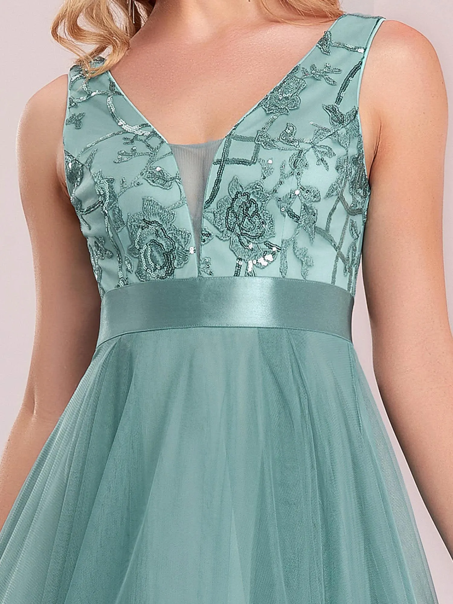 Robe de soirée asymétrique en tulle à sequins
