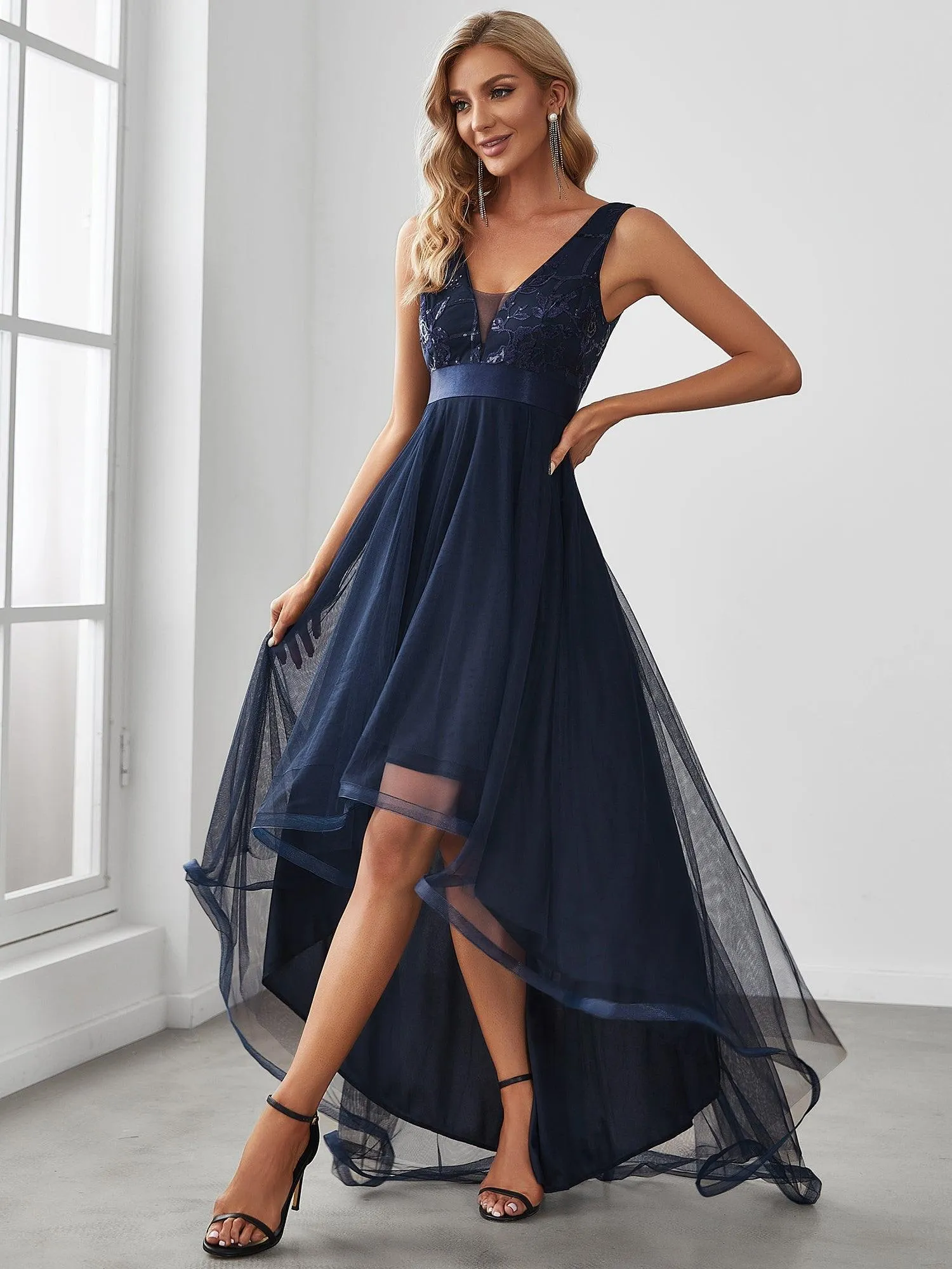 Robe de soirée asymétrique en tulle à sequins