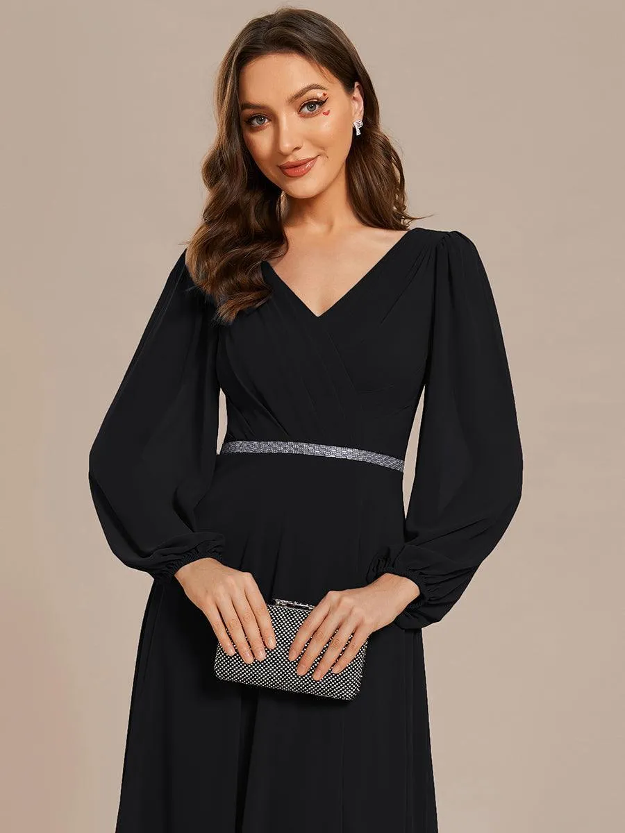 Robe de soirée plissée en mousseline de soie double col en V manches longues ceinture brillante