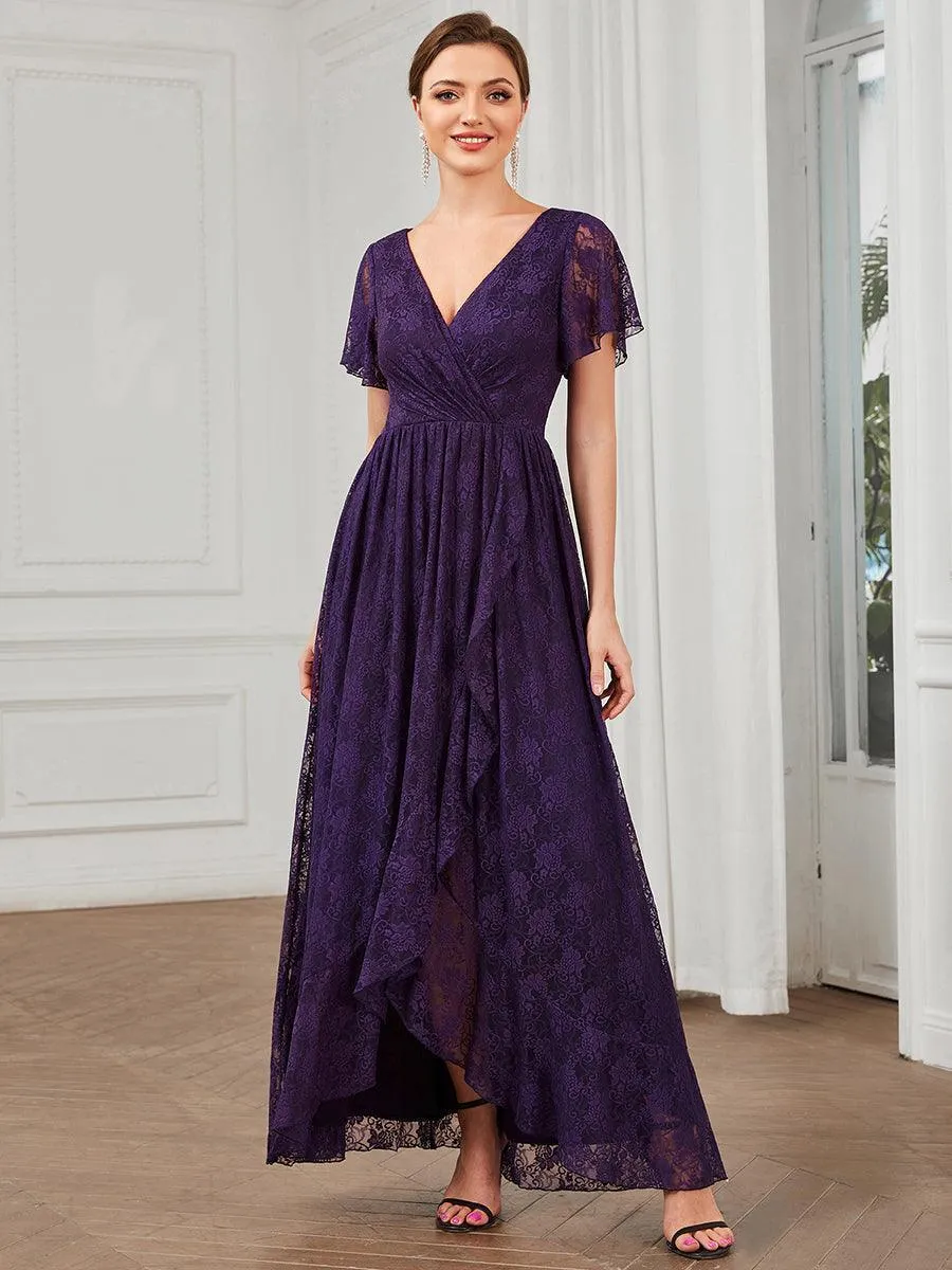 Robe d'invité en dentelle plissée à manches courtes et col V