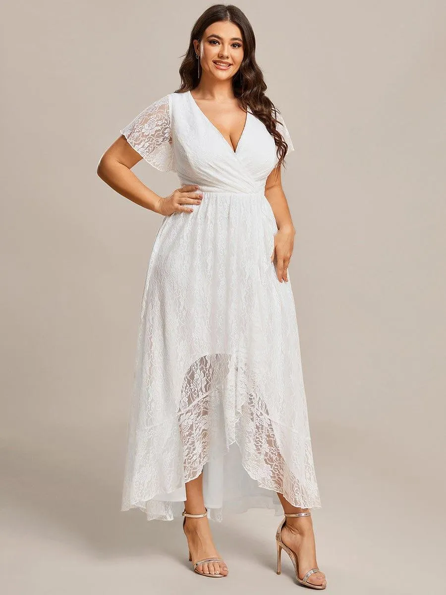 Robe d'invité en dentelle plissée à manches courtes et col V