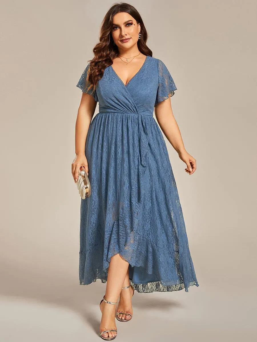 Robe d'invité en dentelle plissée à manches courtes et col V