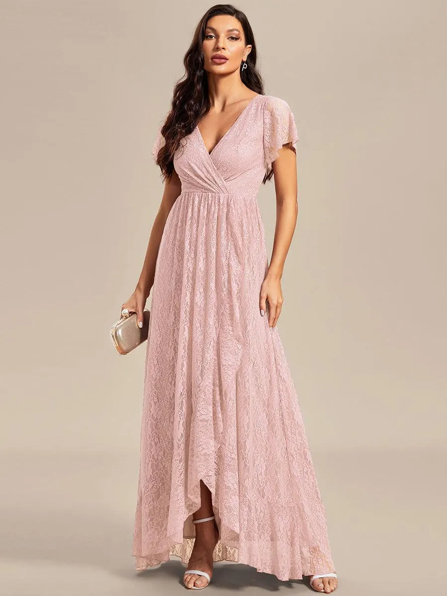 Robe d'invité en dentelle plissée à manches courtes et col V
