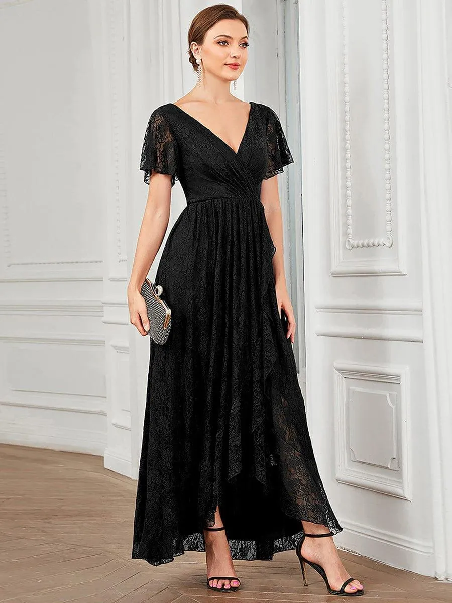 Robe d'invité en dentelle plissée à manches courtes et col V