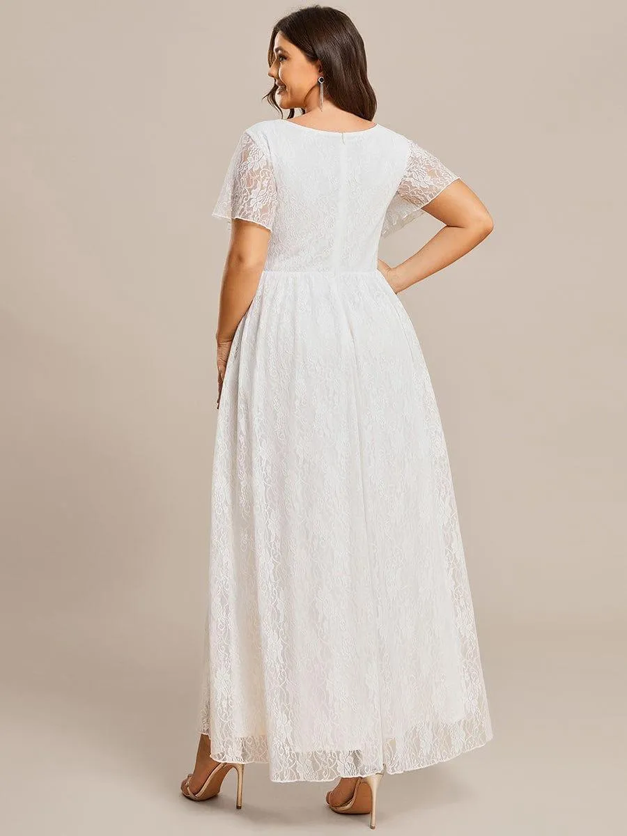 Robe d'invité en dentelle plissée à manches courtes et col V