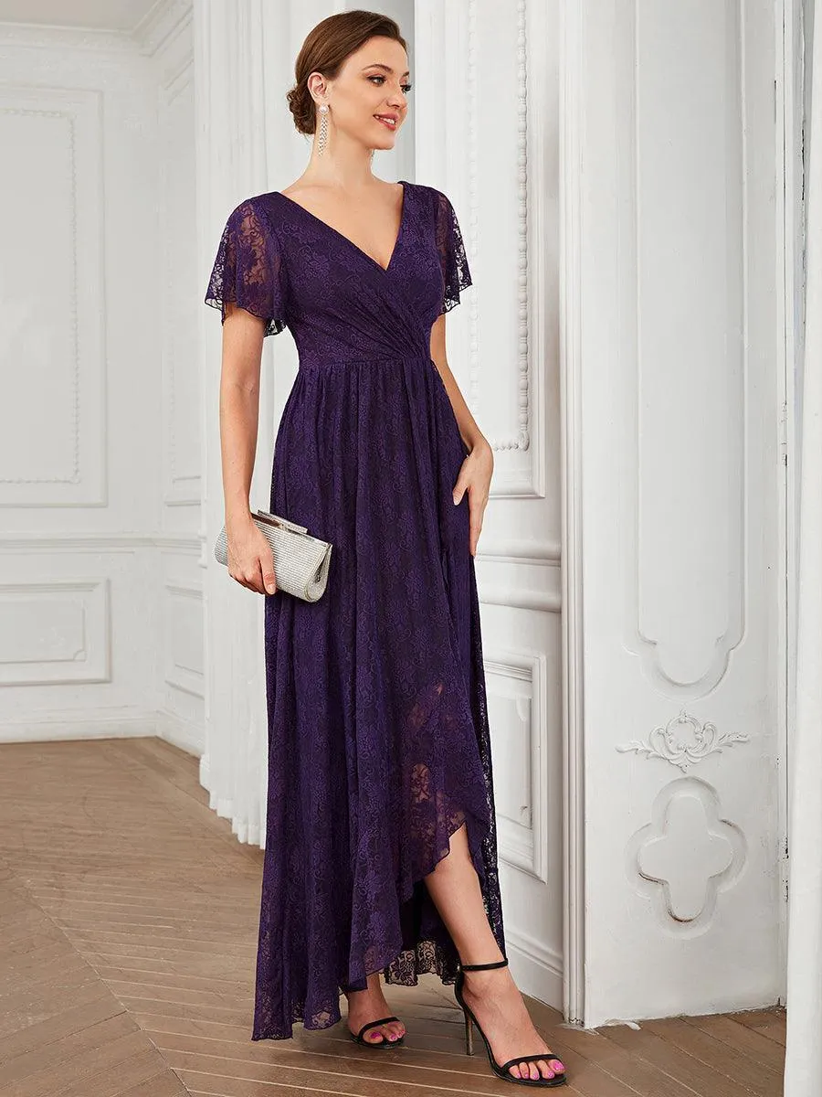 Robe d'invité en dentelle plissée à manches courtes et col V