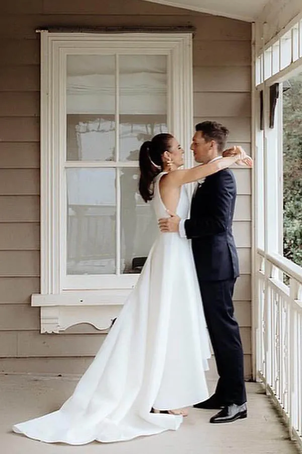 Roycebridal Elegant Round Neck Satin Long Wedding Dresses with Pockets,Simple Wedding Gown,MW401
