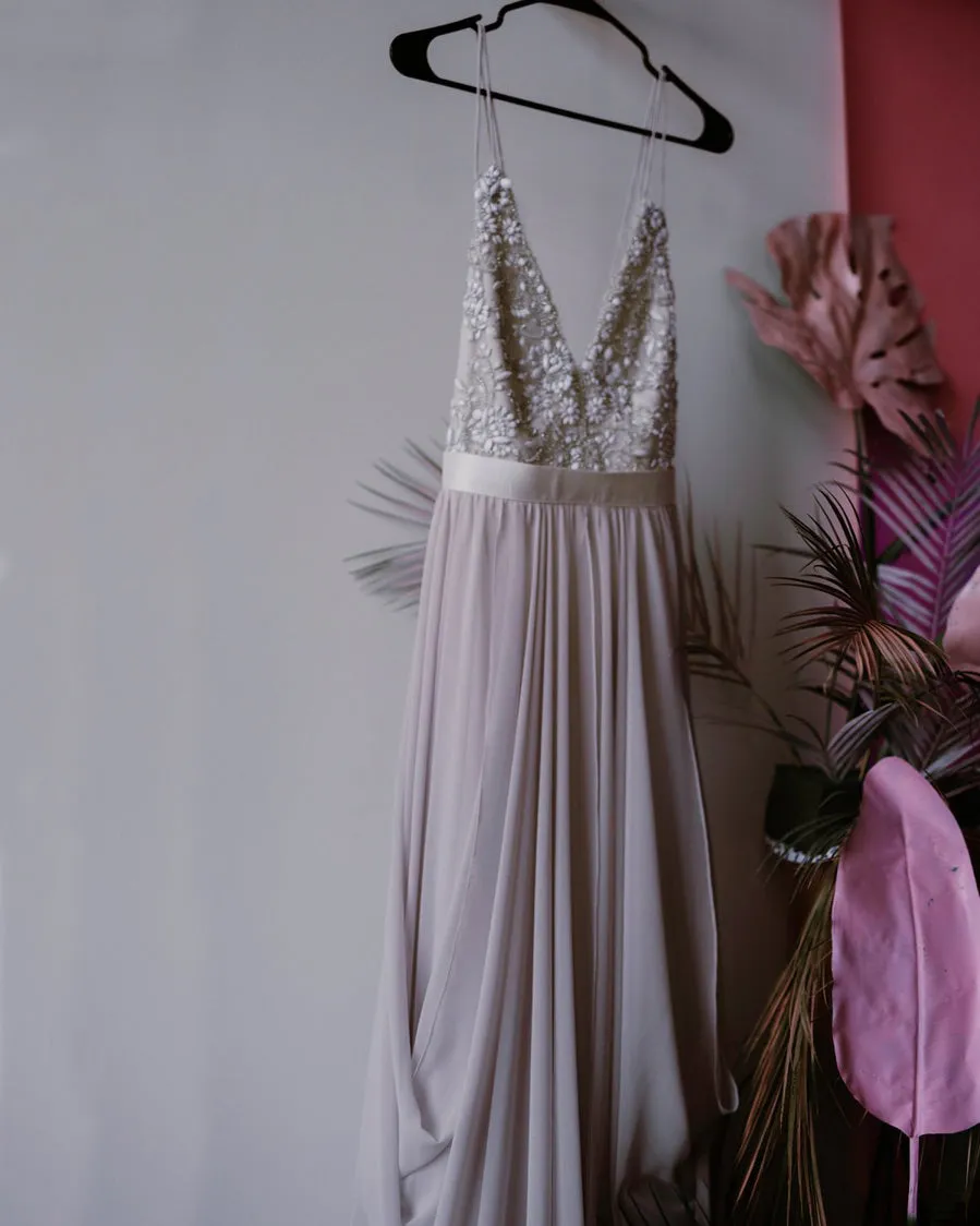 Sexy Dirty Pink Prom Dresses with V-Neckline Chiffon A-line Sexy Long Prom Party Gowns