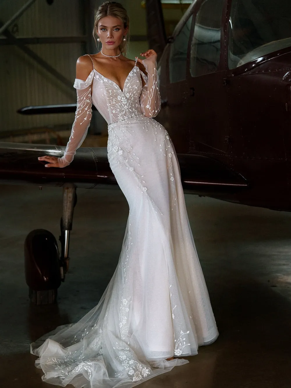 Sexy Elegant Long Backless Bridal Gowns