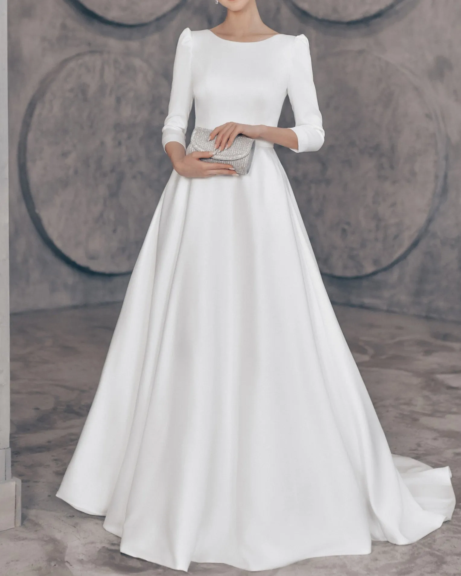 Sexy Satin Wedding Dress Open Back Modest Long Sleeve 2021 Bridal Gowns with Veils