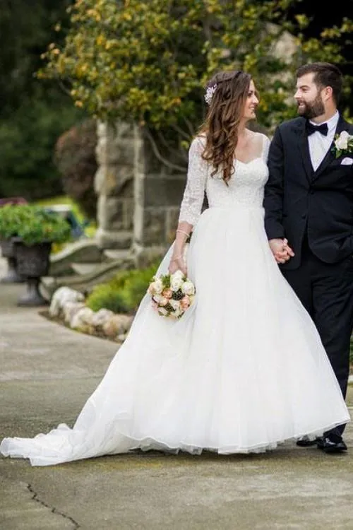 Three Quarter Sleeves Wedding Dresses with Lace Bodice