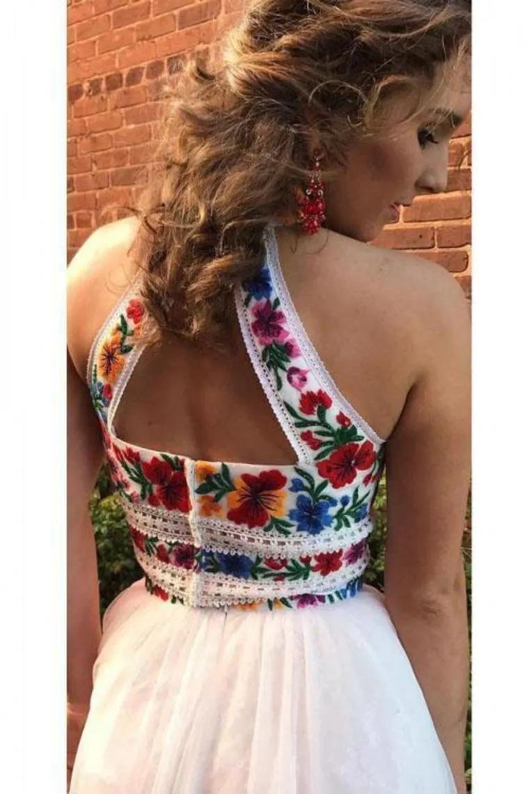 Unique Halter Floral Tulle Formal Evening Gowns