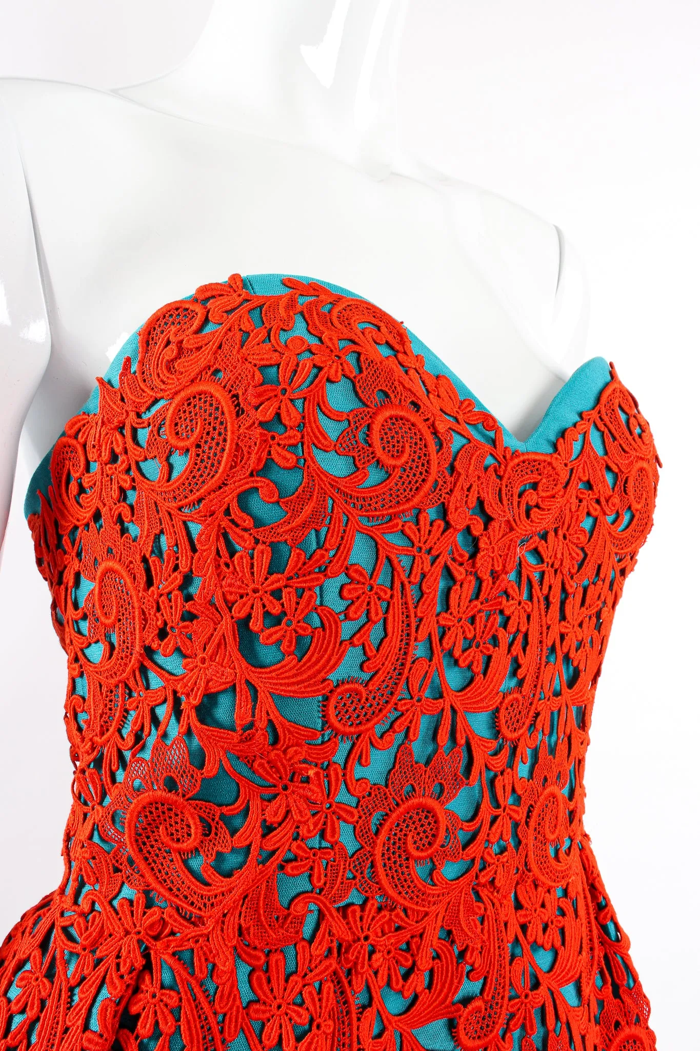 Venetian Lace Sweetheart Dress