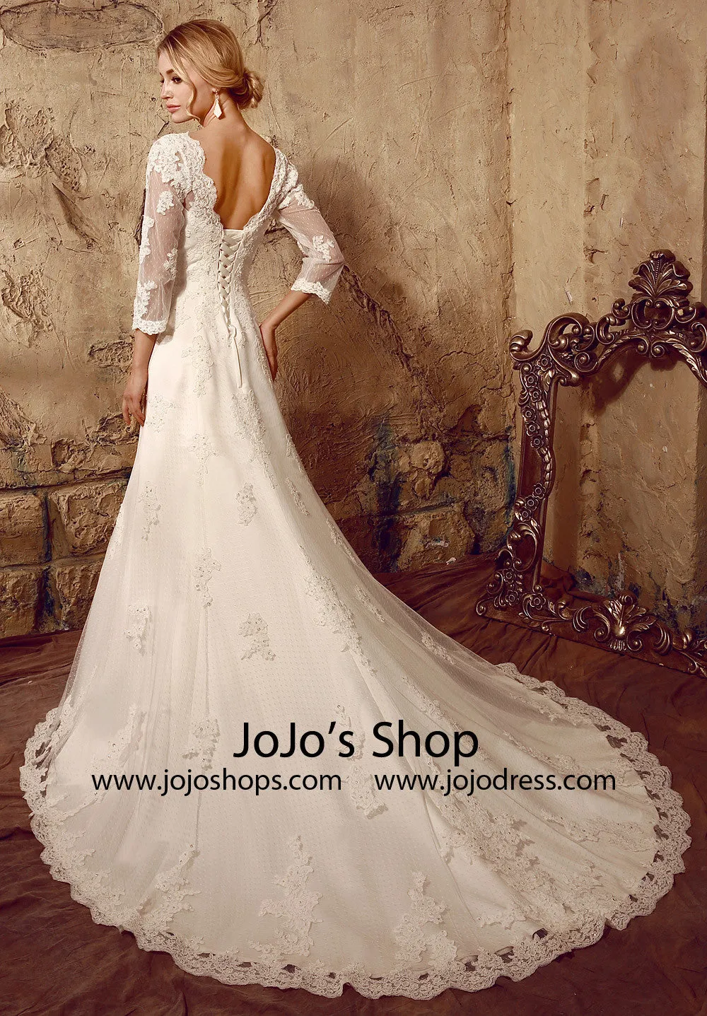 Vintage Inspired Lace Wedding Dress with Long Sleeves | HL1025