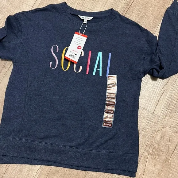 WILDFOX “Social” Statement Sweatshirt NWT, size XL
